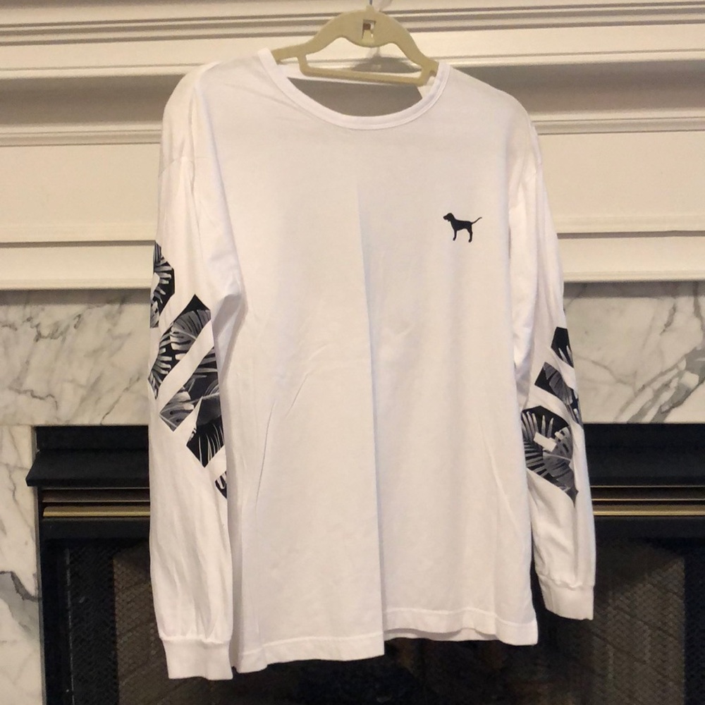 VS Pink long-sleeved open back tee size XS